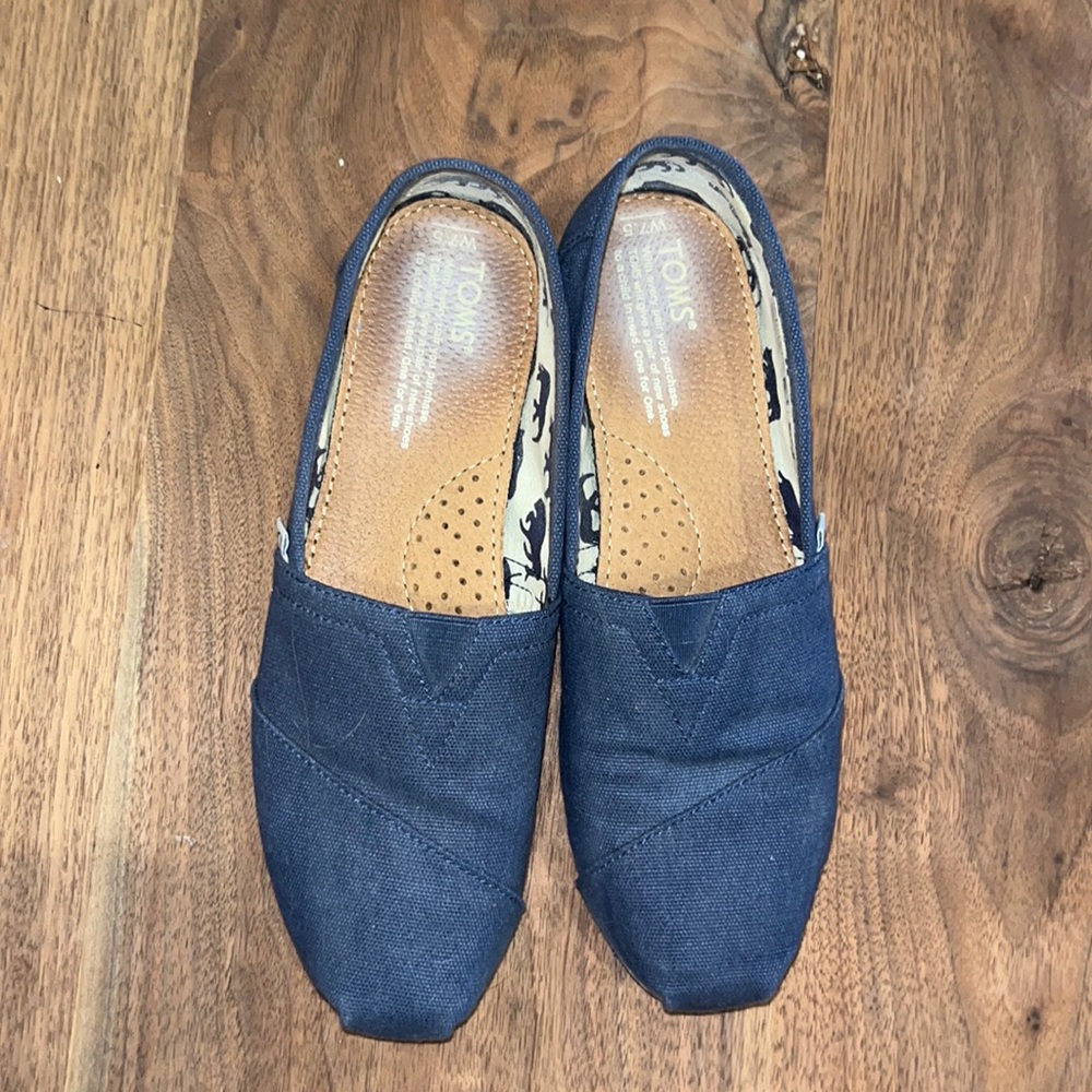 TOMS Women's Slip-On